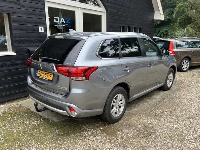 Mitsubishi Outlander 2.0 PHEV Business Edition Aut/Ecc/leer/Navi/Trekhaak/SOH 78%
