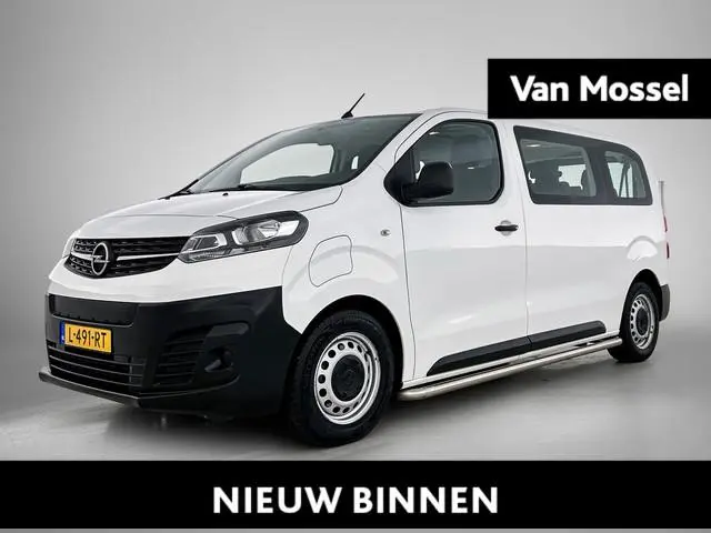 Opel Vivaro-e Combi L2H1 75 kWh Taxi voorbereid(type goedkeuring aanwezig)