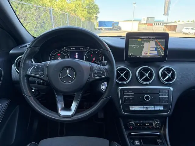 Mercedes-Benz A-klasse 160 Ambition Automaat l Dealer Onderhouden l Pano l Carplay l Stoelverw l Nav...