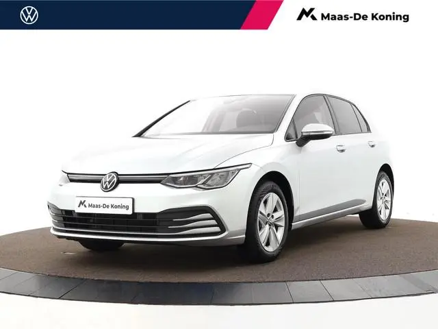 Volkswagen Golf 1.0 eTSI 110pk Life Business · Apple/Android Car Play · Navigatie · Sfeerverlichting...