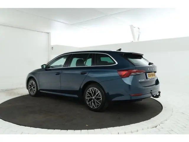 ŠKODA Octavia Combi 2.0 TDI Automaat, Navigatie, Climate, trekhaak,