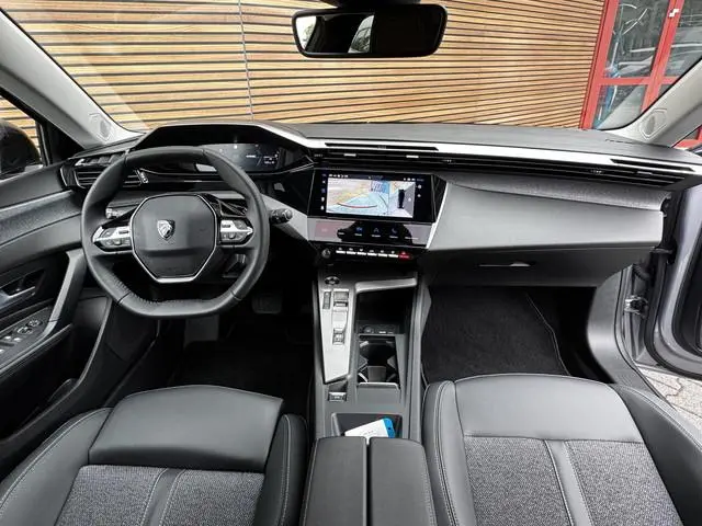 Peugeot 308 SW 1.6 Plug-in Hybrid 180 Allure Avantage Camera / Lage km stand / Navigatie