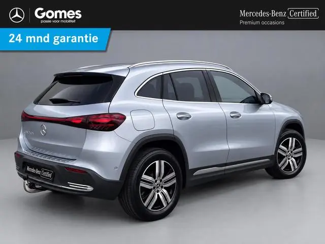 Mercedes-Benz EQA 250+ Luxury Line | Panoramadak | Trekhaak | Beige Interieur | Elektrisch Verstelba...