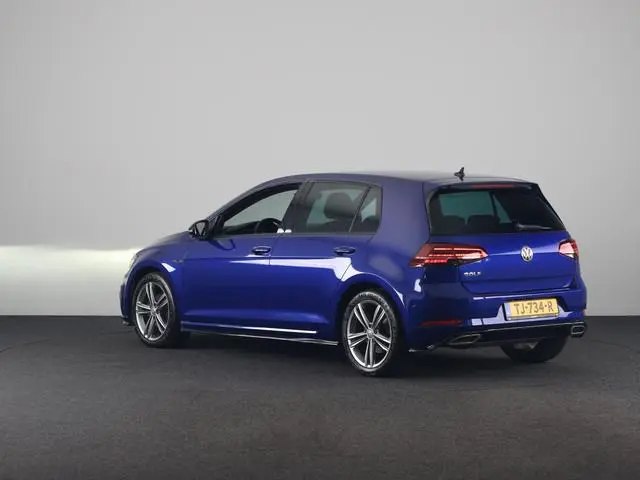 Volkswagen Golf 1.0 TSI Highline Business R Camera | Carplay | Led | Spiegelpakket | Keyless | navig...
