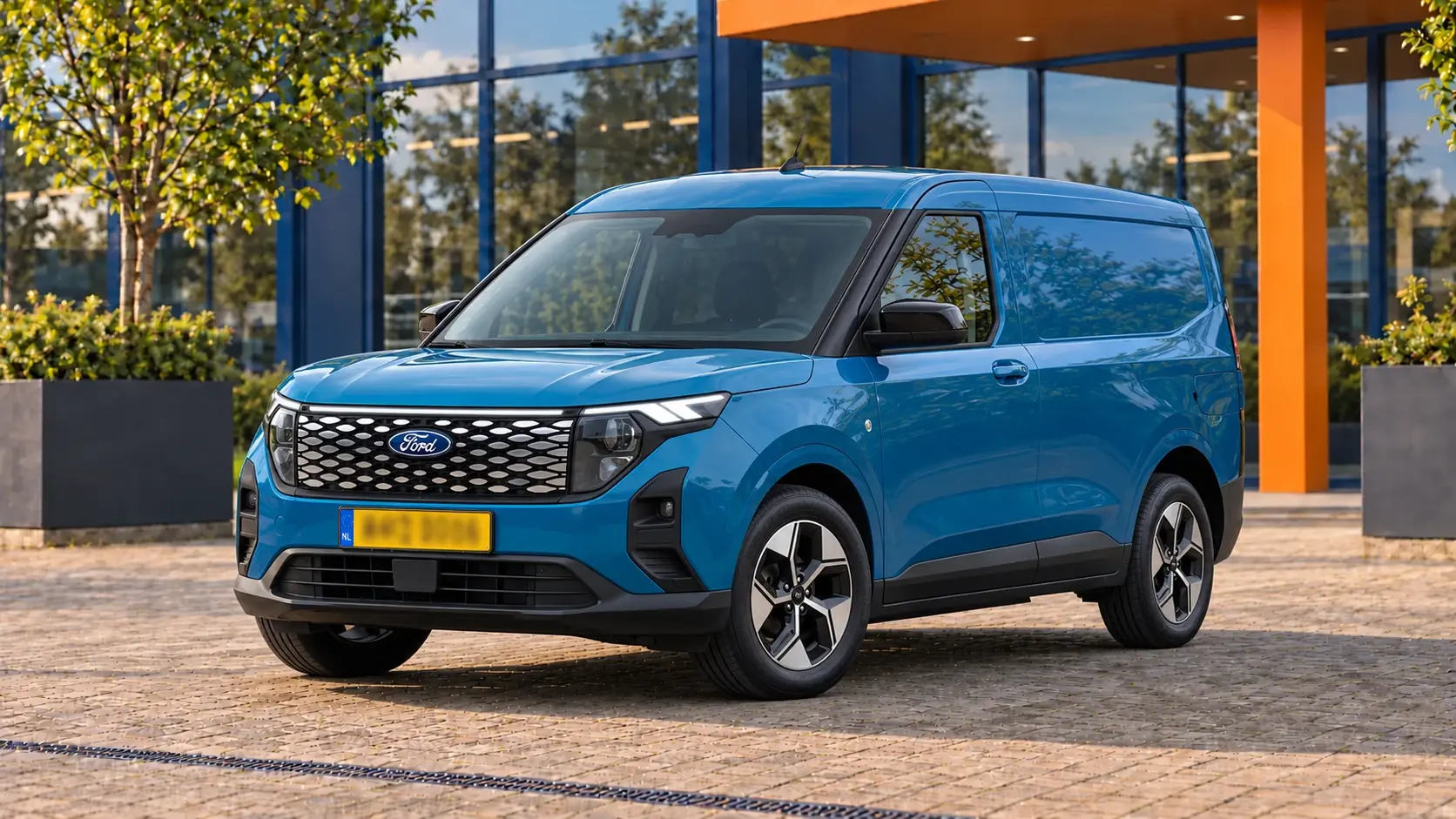 Ford E-Transit Courier occasion kopen: laden en werken