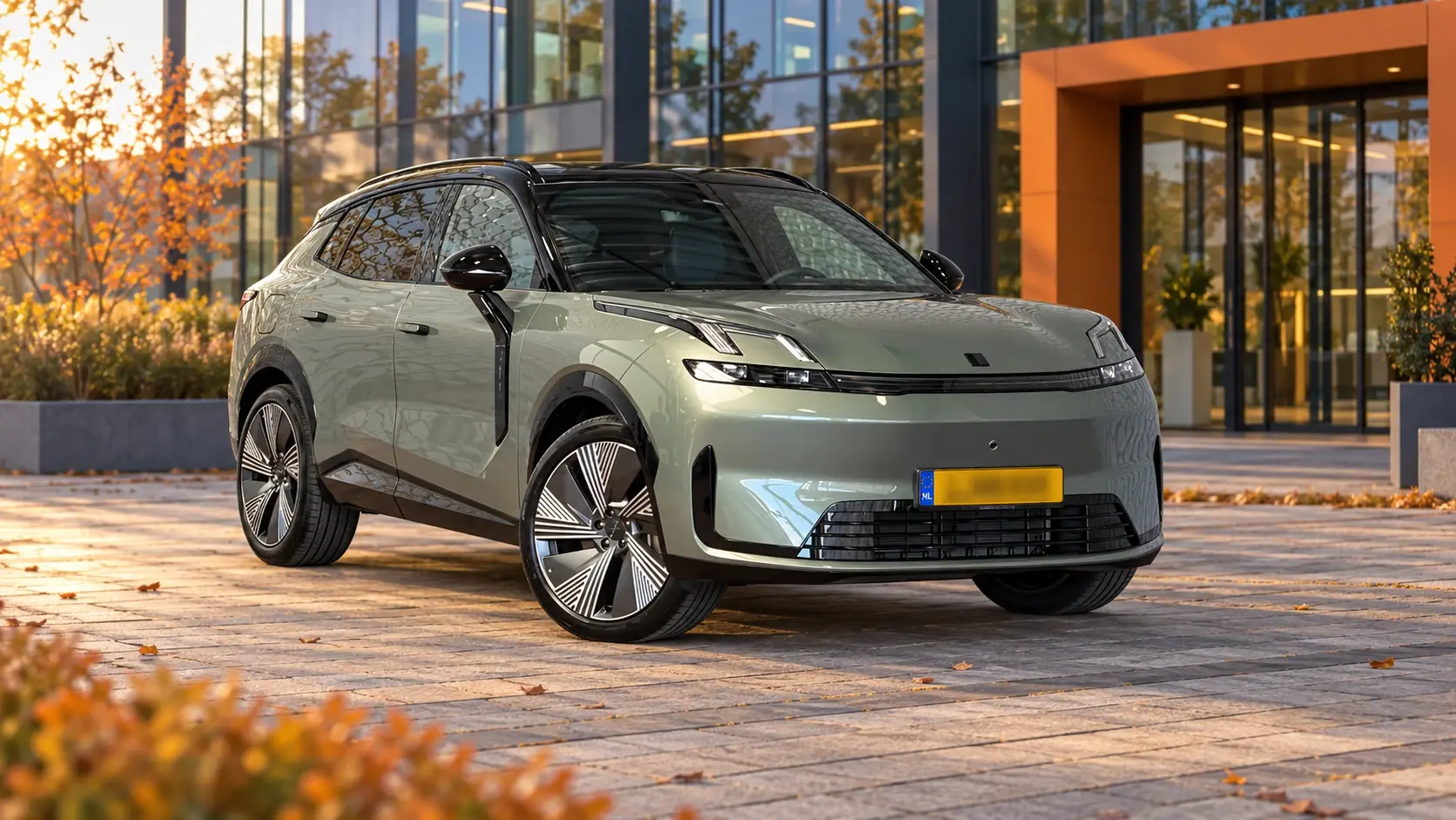 Lynk&Co 08 van voren