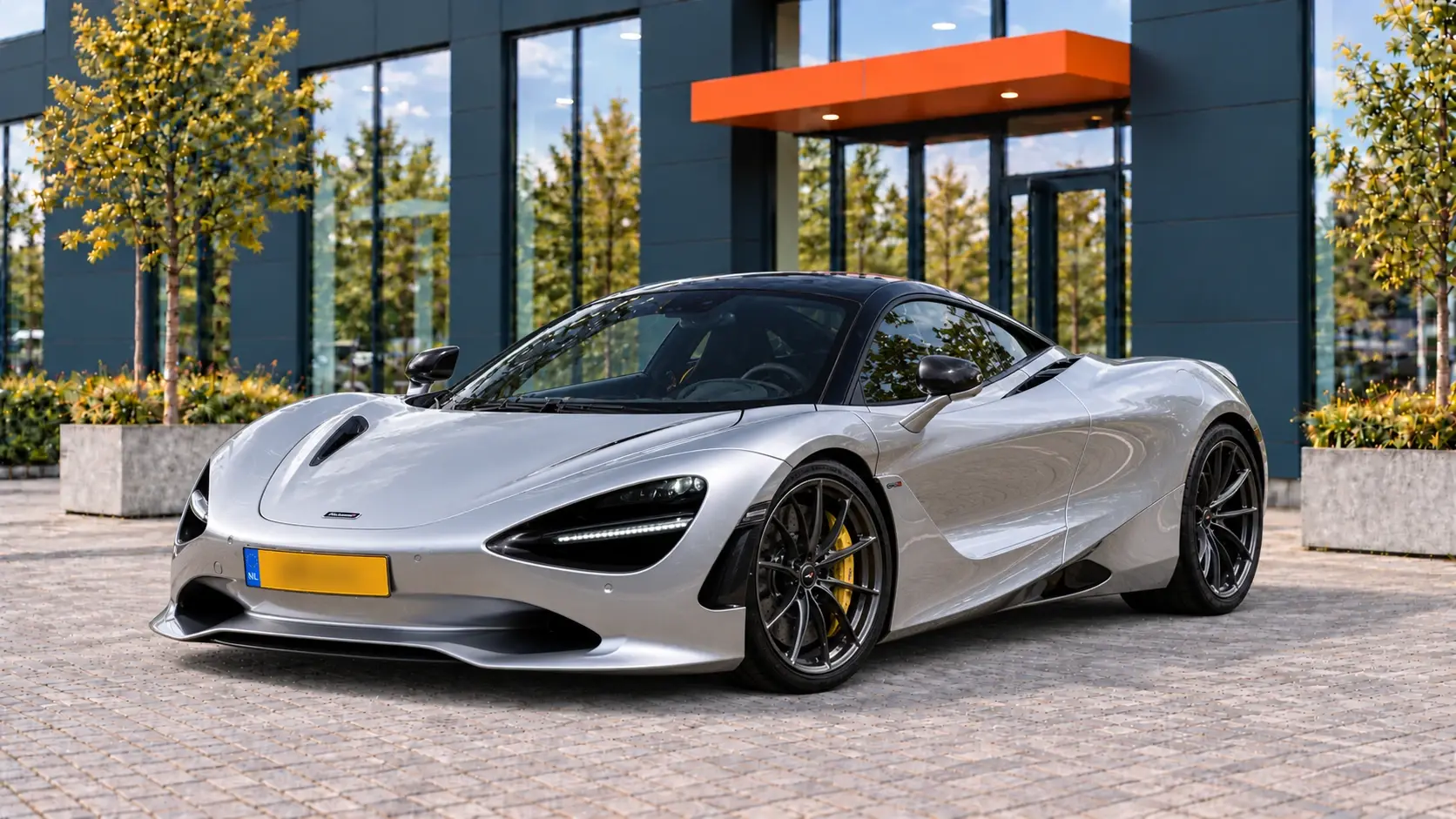 McLaren 750S van voren