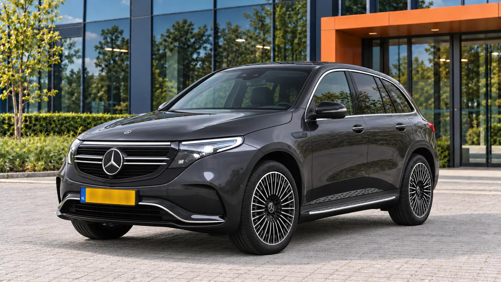 Mercedes-Benz EQC van voren