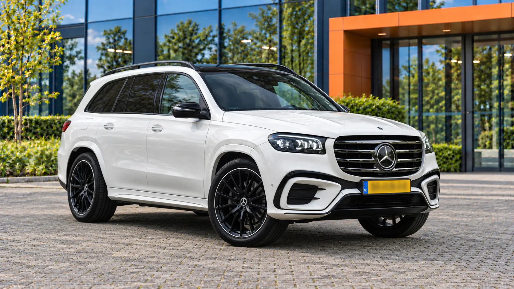 Mercedes-Benz GLS van voren