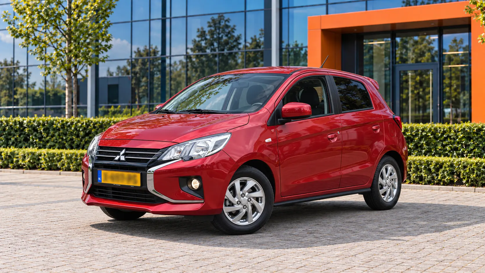 Mitsubishi Space Star van voren