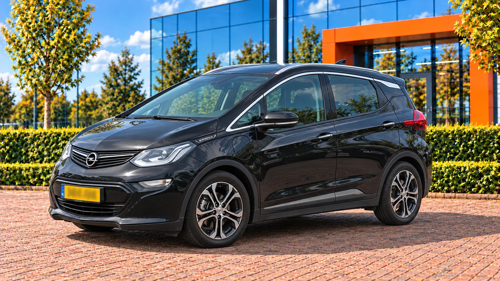 Opel Ampera-e van voren