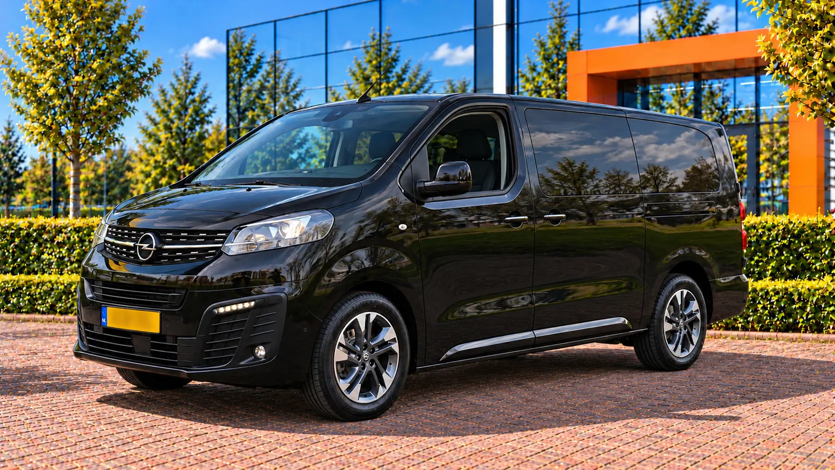 Opel Zafira e-Life van voren