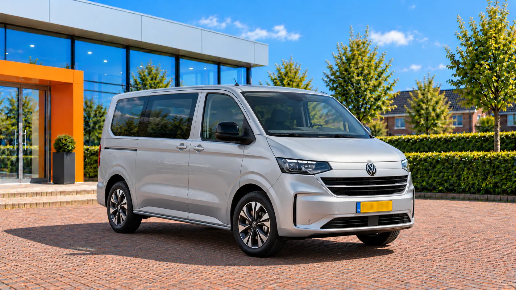 Volkswagen Caravelle van voren