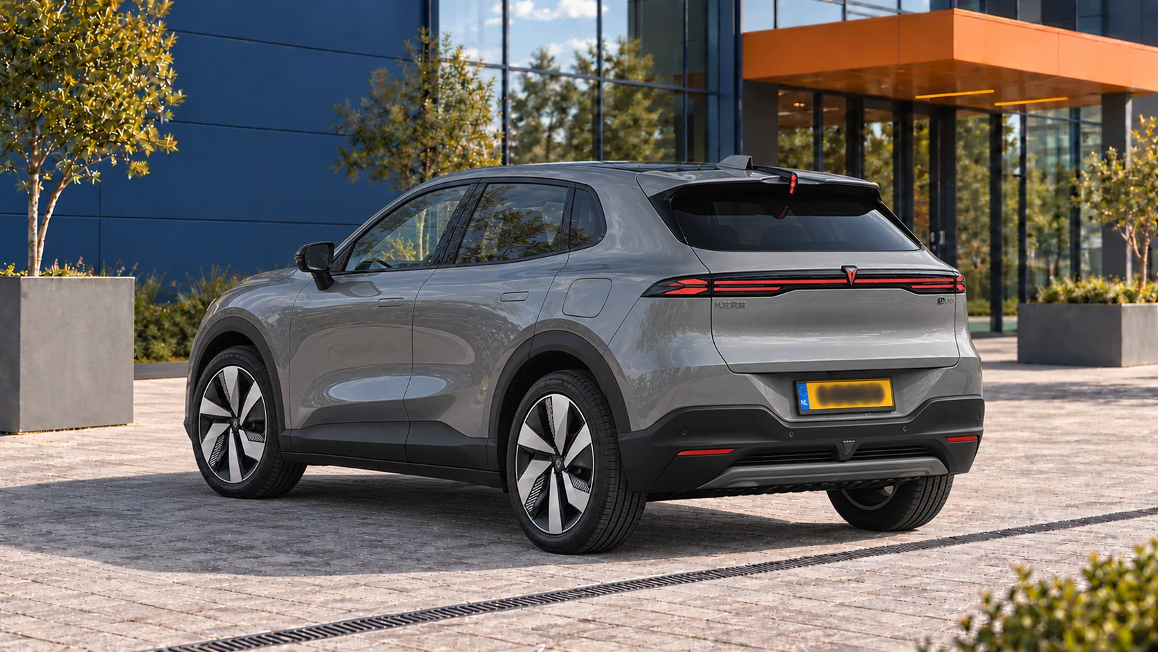 Achterzijde van dezelfde grijze Changan Deepal S05 EV Max