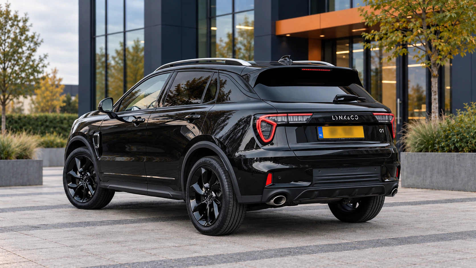 Lynk&Co 01 van achteren