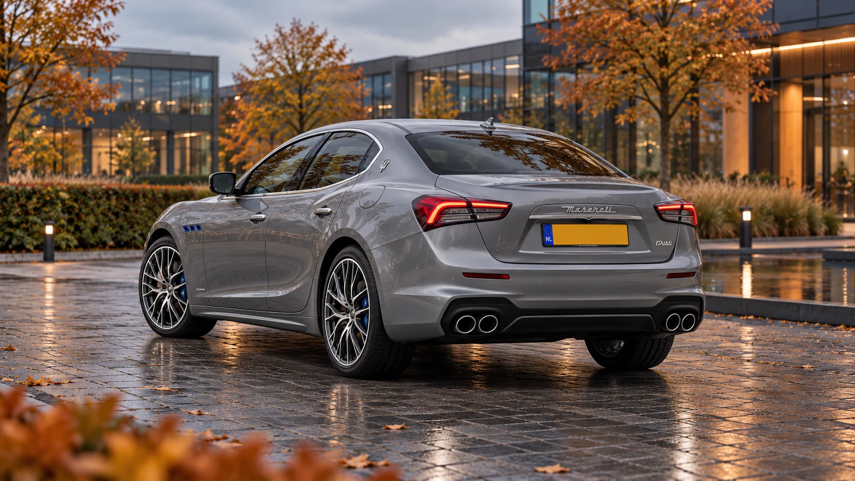 Maserati Ghibli van achteren