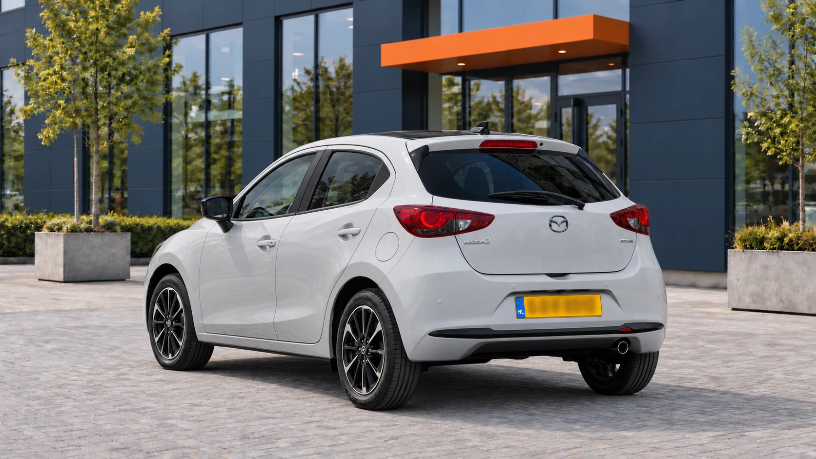 Mazda 2 van achteren