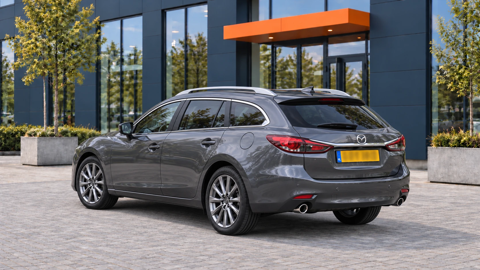 Mazda 6 van achteren