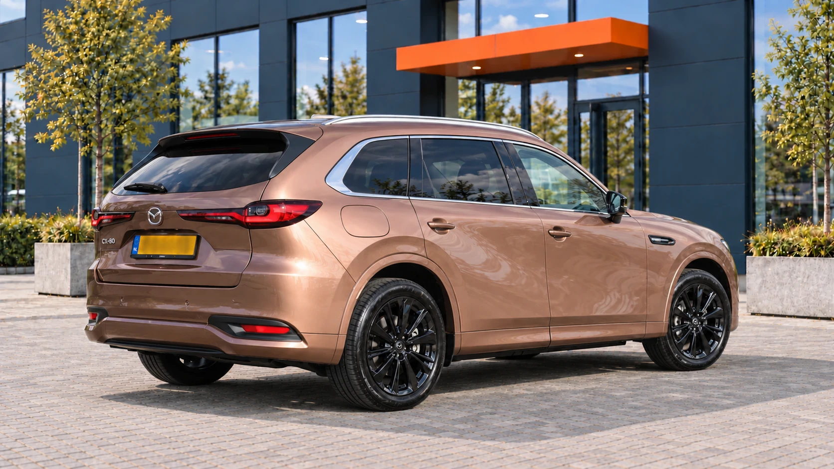Mazda CX-80 van achteren