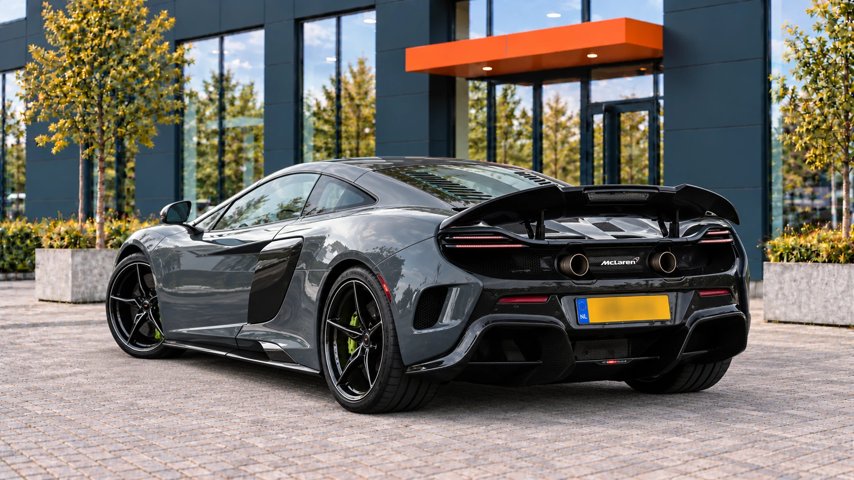 McLaren 675LT van achteren