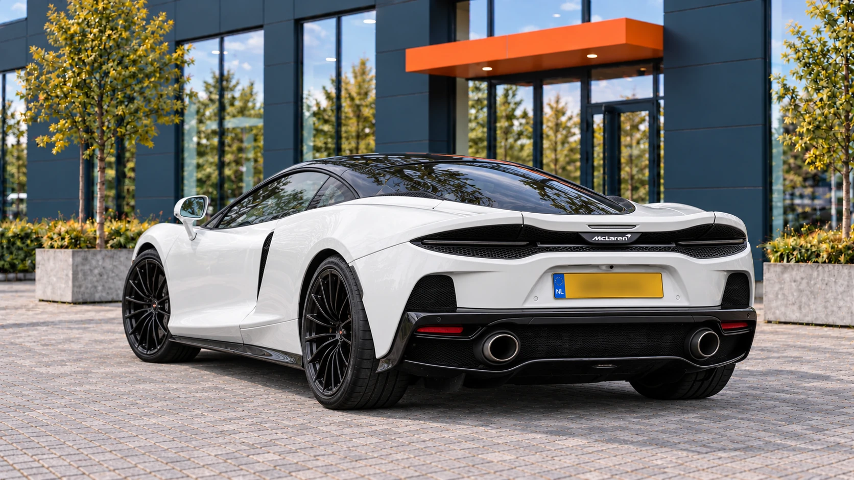 McLaren GT van achteren