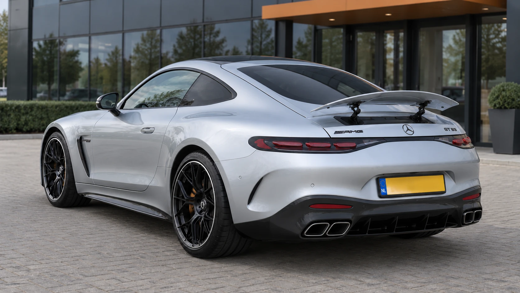 Mercedes-AMG GT van achteren