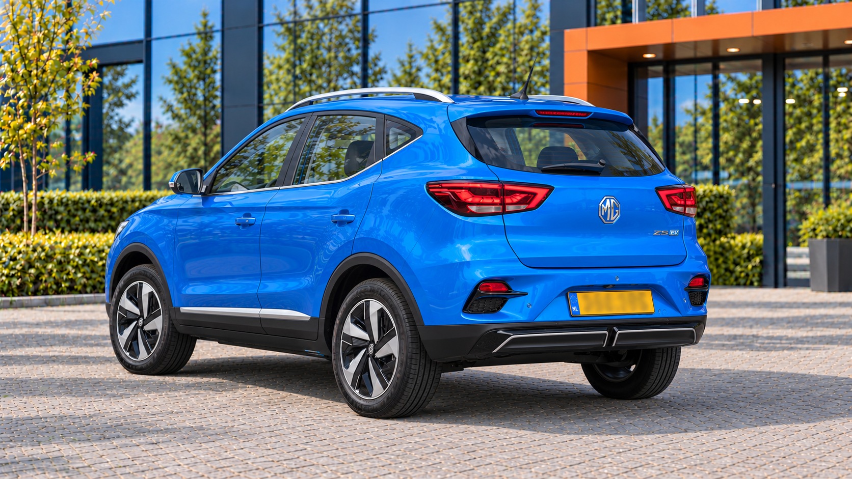 MG ZS EV van achteren