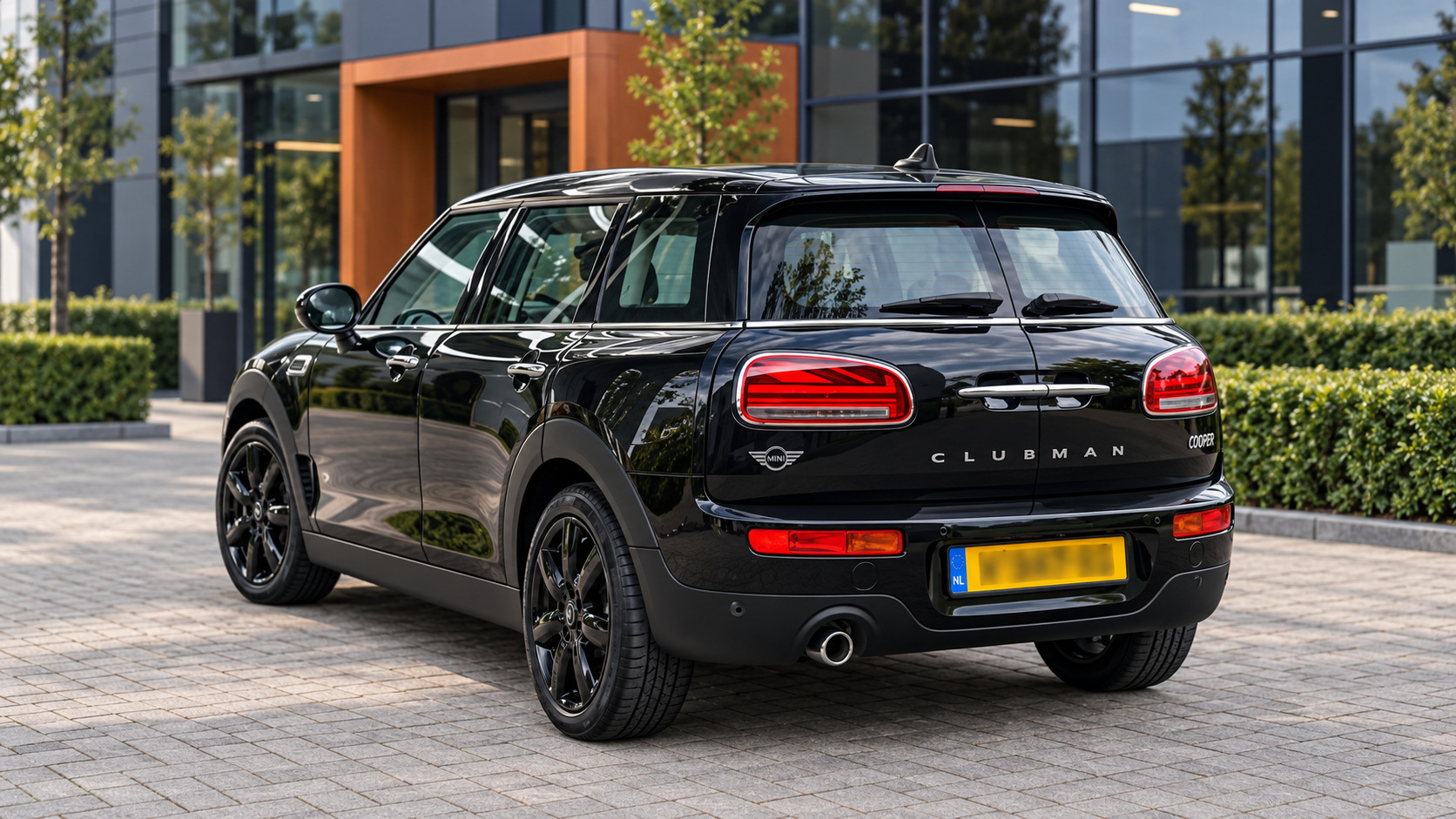 MINI Clubman van achteren