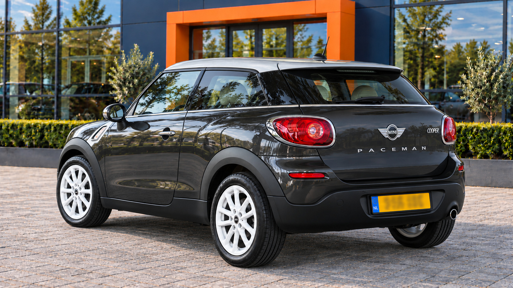 MINI Paceman van achteren
