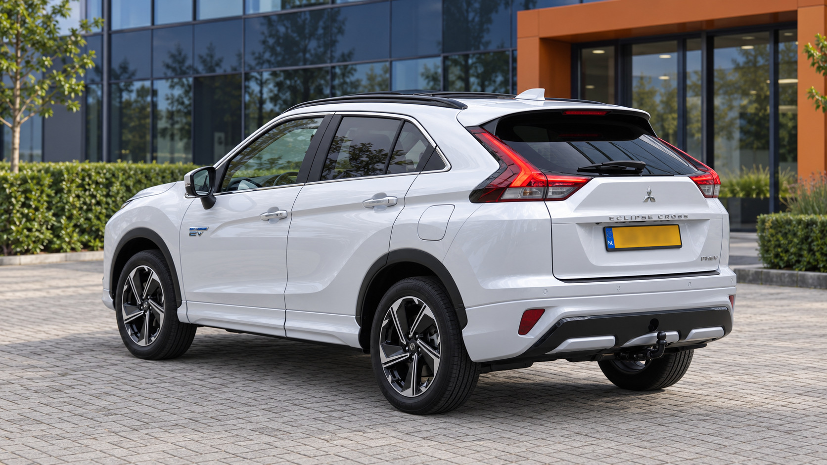Mitsubishi Eclipse Cross van achteren