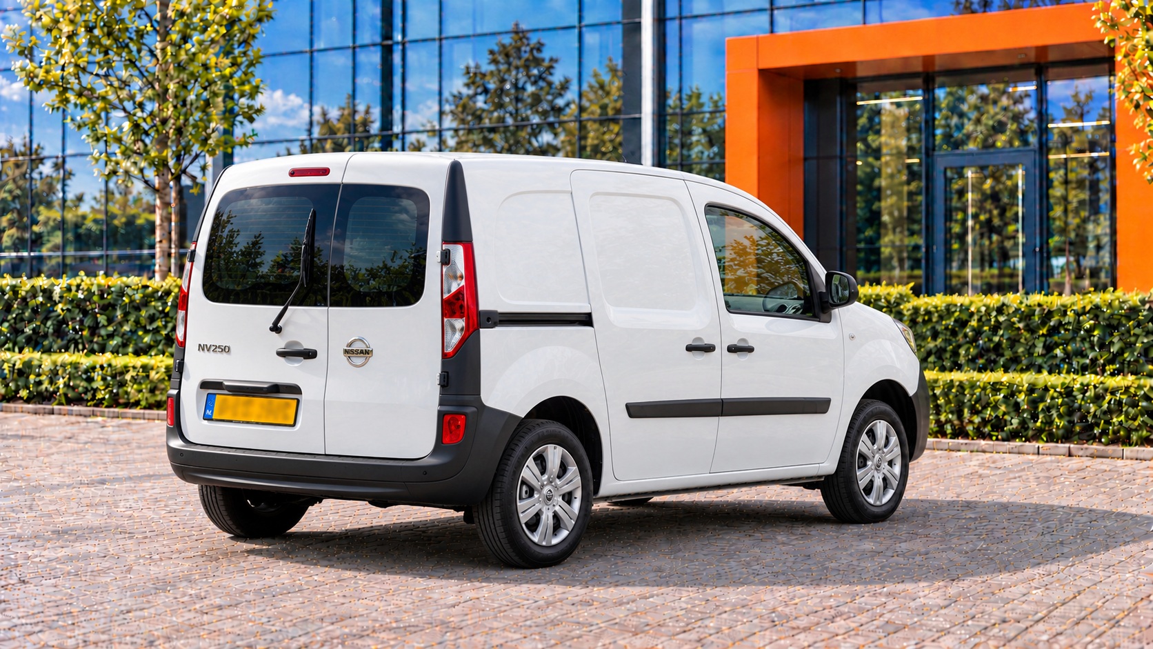 Nissan NV250 van achteren