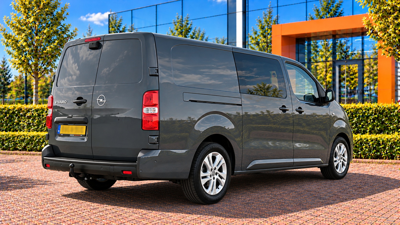 Opel Vivaro dubbele cabine van achteren