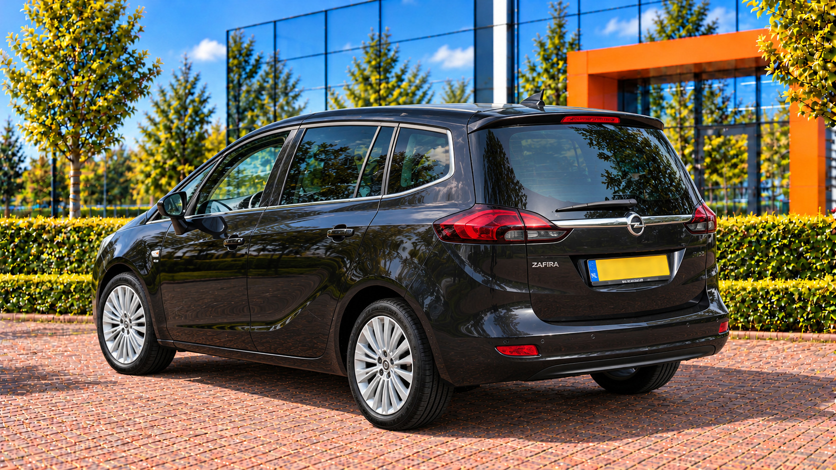 Opel Zafira Tourer van achteren