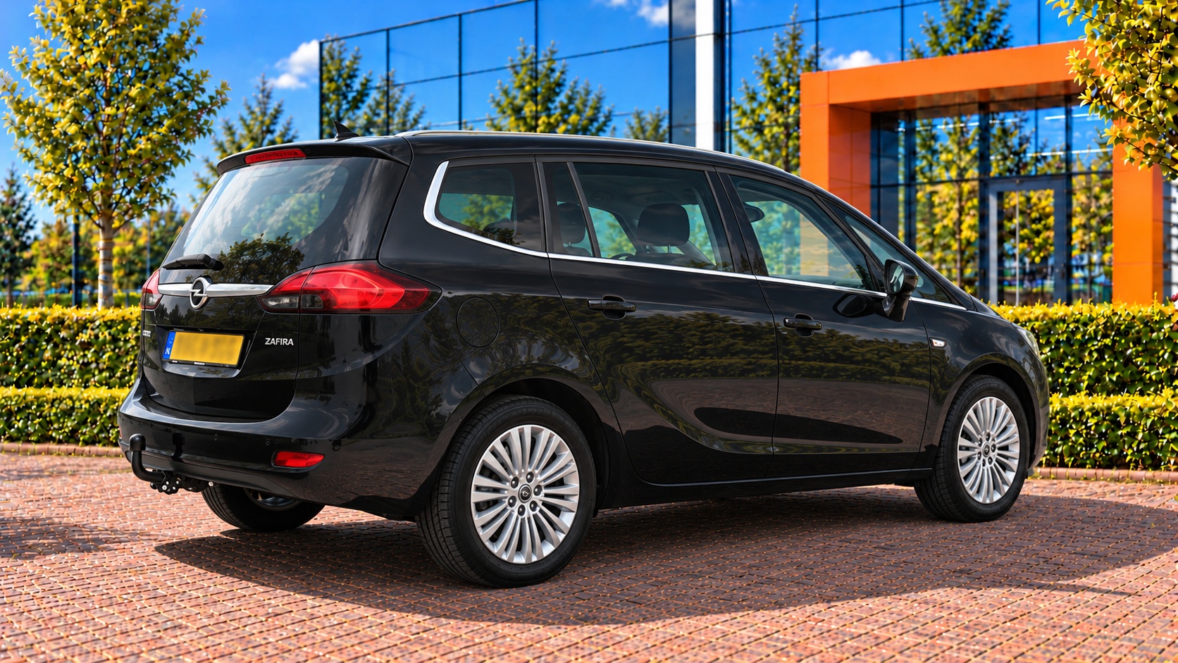 Opel Zafira van achteren