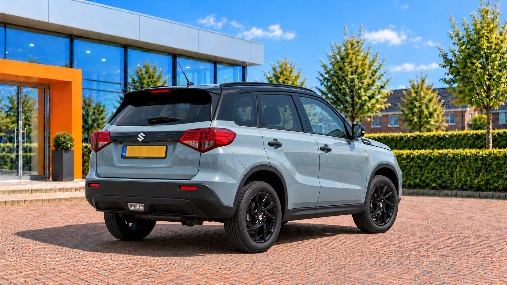 Suzuki Vitara van achteren
