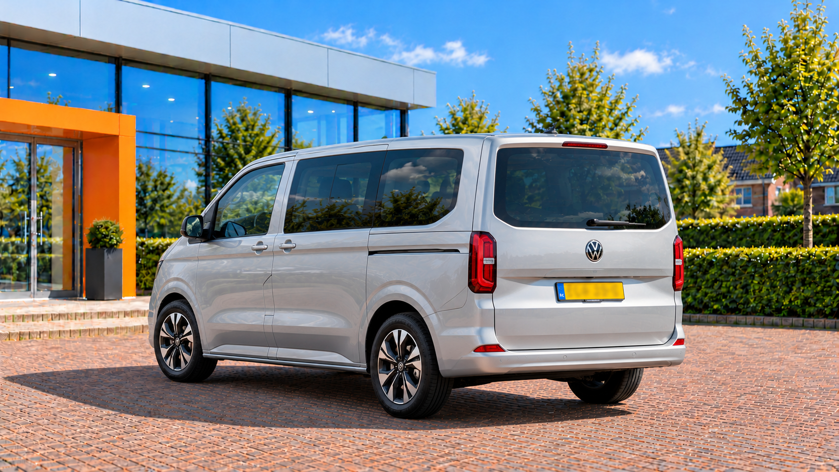Volkswagen Caravelle van achteren