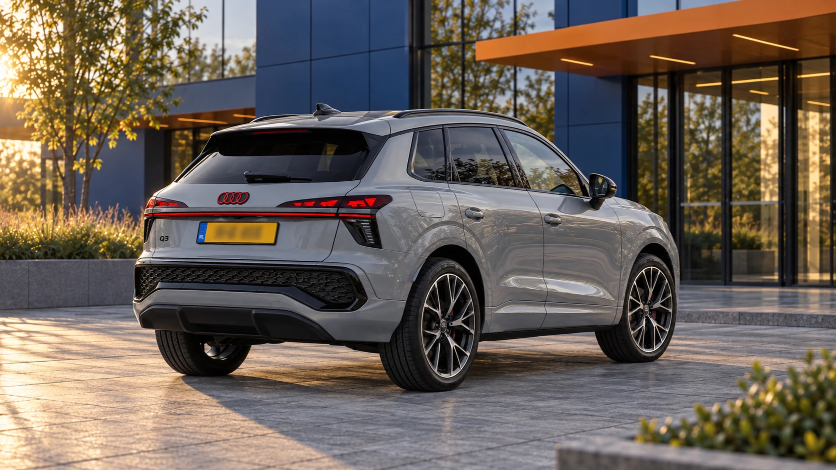 Audi Q3 SUV van de nieuwste generatie vanaf 2025, schuin van achteren met zicht op de gewone SUV-carrosserie