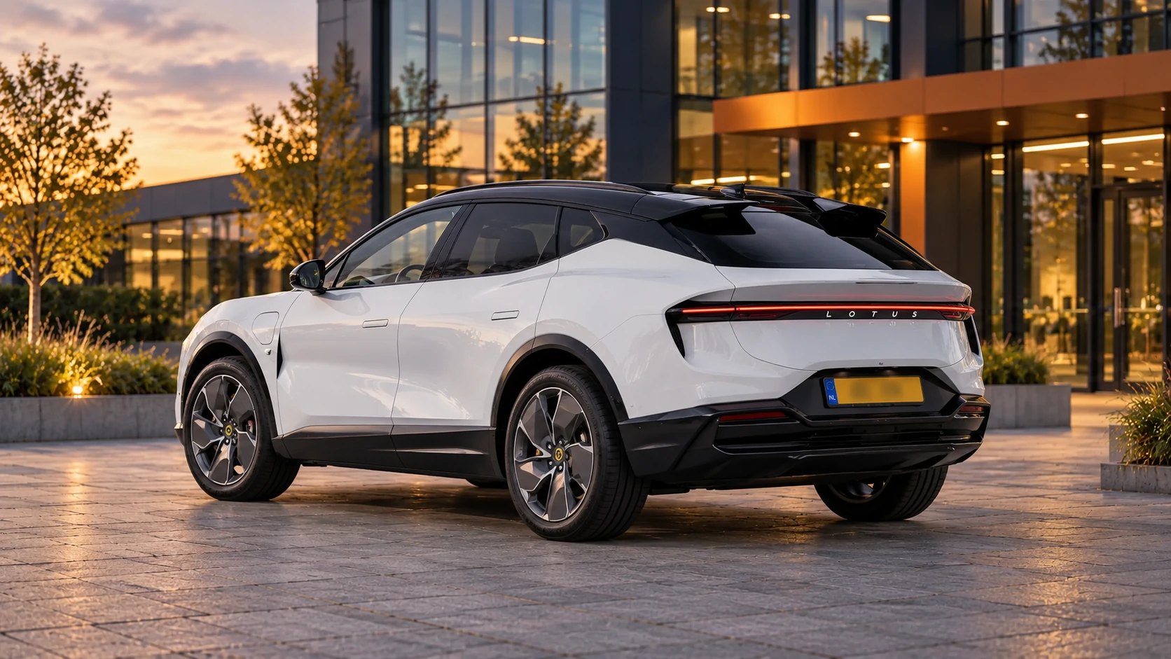 Lotus Eletre van achteren