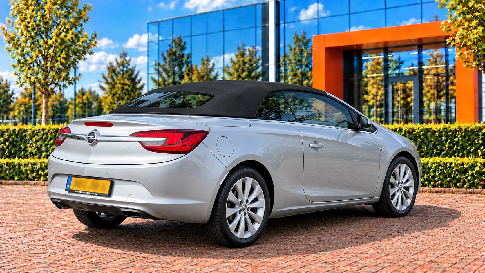 Opel Cascada van achteren