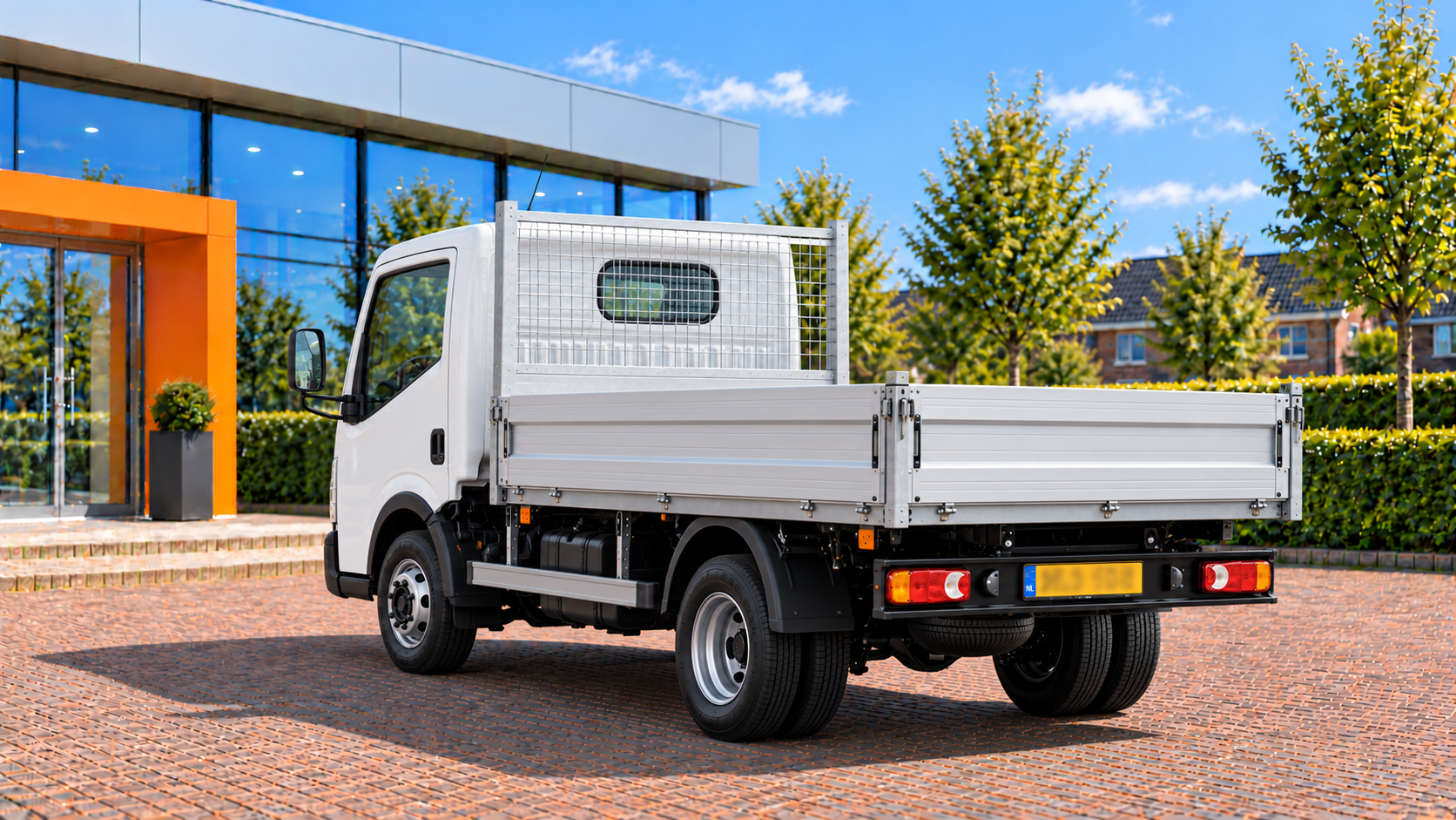 Renault Maxity van achteren